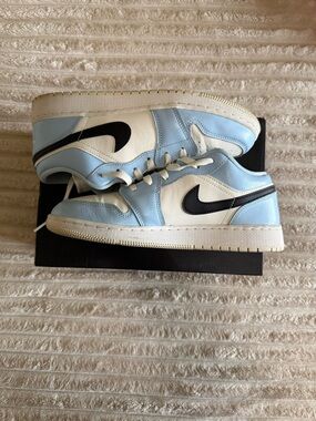 AIR JORDAN 1 (GS) ICE BLUE